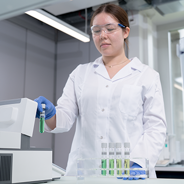 For easy and convenient operation of the EasyPlus UV/VIS minilab: The round cuvettes of the NANOCOLOR® test kits provide high-quality reagents in first-class glassware, guaranteeing optimum results.