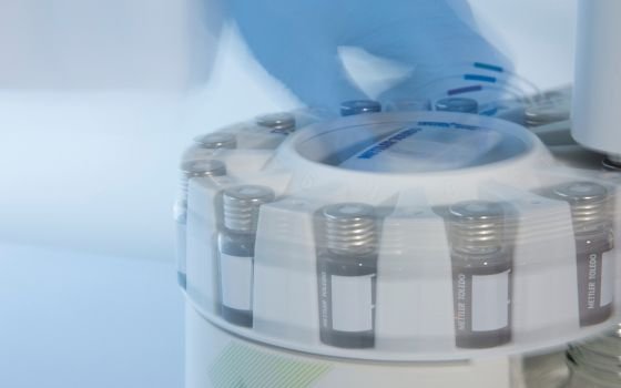 Automated Sampling For Synthesis Reactions