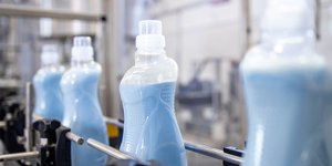 Fill level control for chemical industry